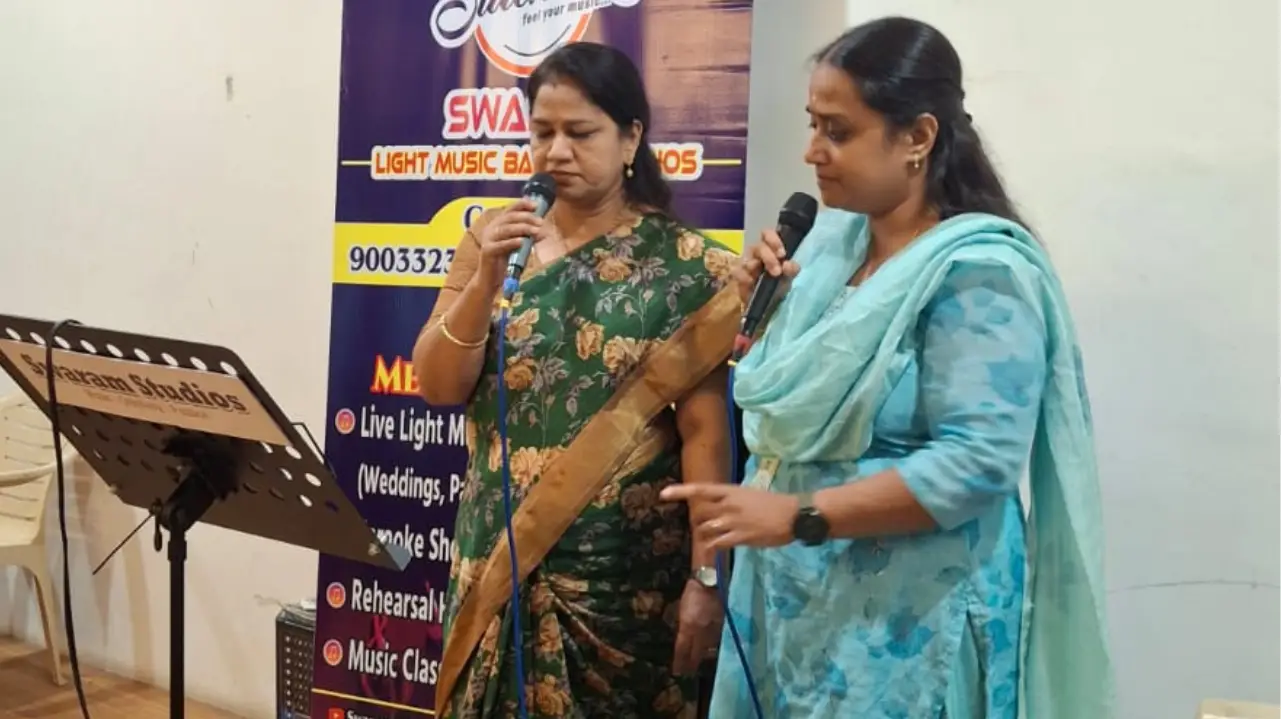 group-singing-live-chennai-swaram-studios