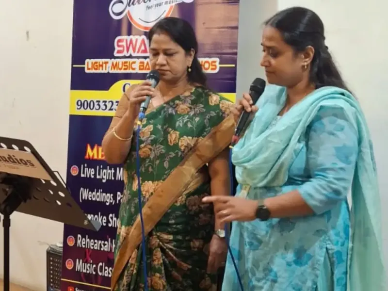 group-singing-live-chennai-swaram-studios